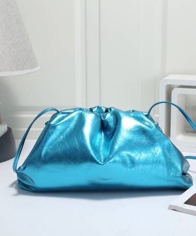 Сумка Bottega Veneta Pouch Blue Metallic Clutch